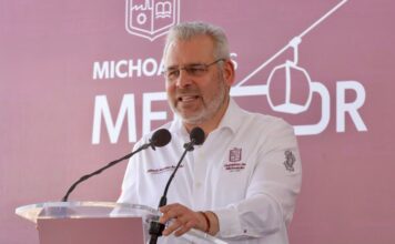 Inaugura Bedolla rehabilitación carretera entre Penjamillo y Numarán; fortalecerá productividad regional