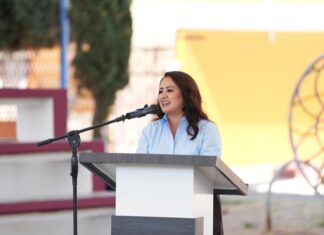 Gladyz Butanda hace entrega de escrituras gratuitas en Zacapu