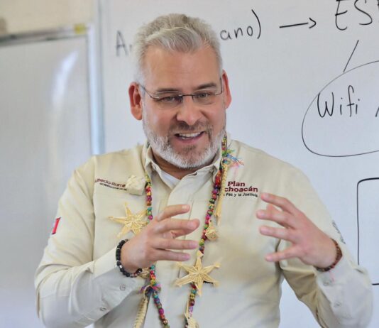 Impulsa Michoacán talento digital a través de formación especializada en Inteligencia Artificial: Bedolla