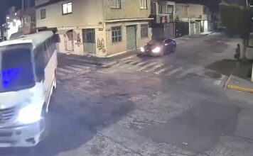 Conductor de Uber agrede a pasajera y provoca accidente en el Centro de Morelia