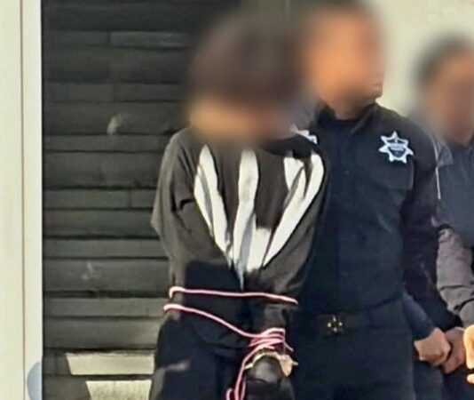 Alumno asesina a dos maestras en preparatoria de Lázaro Cárdenas; fue detenido