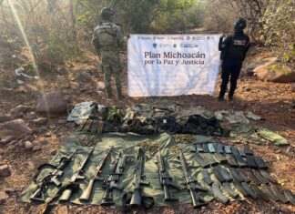 En La Huacana, fuerzas estatales y federales aseguran siete fusiles y equipo táctico