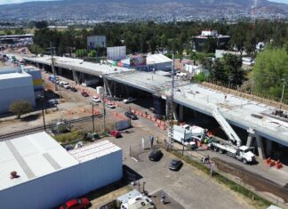 ¡No más espera en el tráfico! El paso vial de Policía y Tránsito tiene un 80 % de avance