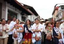 Música, color y tradición: Así se vivió el espectacular desfile del Tianguis Domingo de Ramos