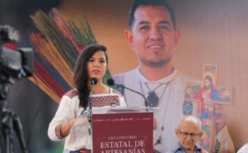 Tianguis de Domingo de Ramos celebra la riqueza textil de los pueblos originarios