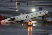 Choque entre avión y camión de bomberos deja al menos 2 muertos en Nueva York