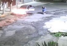 Indignación en CDMX: captan momento en que abandonan a un niño en plena calle