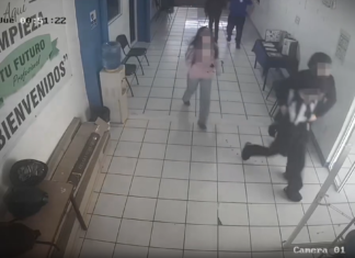 Compañeros sometieron a alumno tras ataque en preparatoria de Lázaro Cárdenas