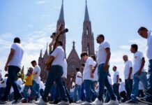 Descubre las procesiones del silencio más emblemáticas de Michoacán