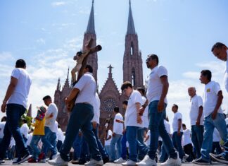 Descubre las procesiones del silencio más emblemáticas de Michoacán