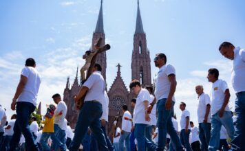 Descubre las procesiones del silencio más emblemáticas de Michoacán