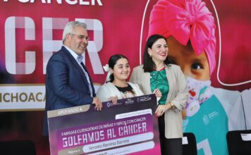 Garantiza Bedolla apoyo económico a 382 familias de niñas y niños con cáncer