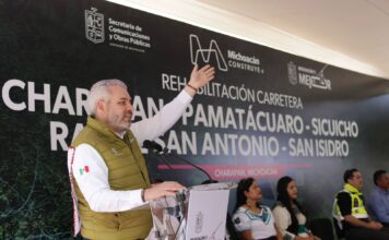 Con inversión 100% estatal, rehabilitados mil 900 km de la red carretera: Bedolla