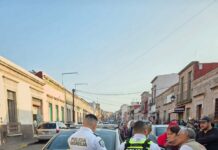 Ciudadanos detienen a presunta ladrona de tarjetas Bienestar en el Centro de Morelia