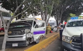 Choque entre combi y taxi deja cuatro lesionados en Morelia