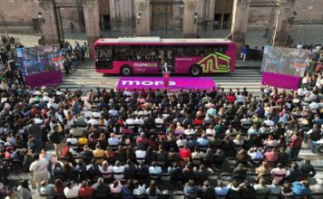Proyecta Bedolla ampliación de la ruta del Morebús hasta el Mercado Independencia