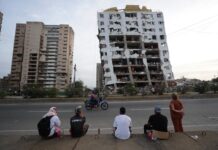 El grito de auxilio en una ciudad devastada de Venezuela que espera la llegada de rescatistas