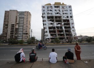 El grito de auxilio en una ciudad devastada de Venezuela que espera la llegada de rescatistas