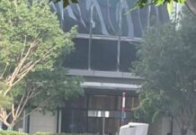 Avión ligero se estrella contra la Torre CITIC, el rascacielos más alto de Pekín