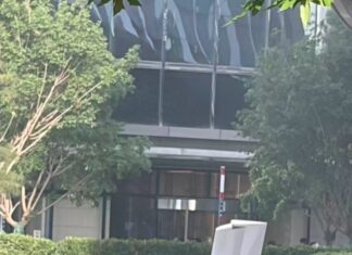 Avión ligero se estrella contra la Torre CITIC, el rascacielos más alto de Pekín