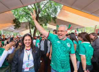¡Futbol mundialista llega a Morelia! Inaugura Bedolla el Jalo Futbolero con pantalla gigante