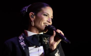 Natalia Jiménez estremece al Palacio del Arte en el cierre de conciertos del Jalo Futbolero