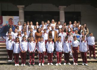 Reconoce Bedolla el talento estudiantil, entrega laptops a los 52 ganadores de la Olimpiada del Conocimiento Infantil 2026