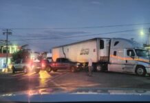 Continúan bloqueos en la carretera Uruapan–Los Reyes por segundo día consecutivo