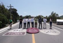 Terminan años de espera en Cruz de Campos de Aquila; ya cuentan con puente vehicular: Bedolla