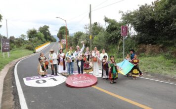 Con reconstrucción de la carretera Coeneo-Zipiajo se garantiza la conectividad de la región: Bedolla