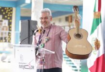 Más de 10 mil guitarras de Paracho llegarán a secundarias de Michoacán: Bedolla