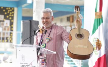 Más de 10 mil guitarras de Paracho llegarán a secundarias de Michoacán: Bedolla