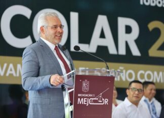 Michoacán garantiza becas universales desde educación básica hasta licenciatura: Bedolla