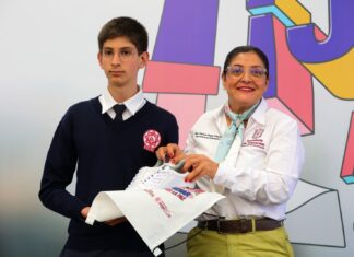 Michoacán impulsa la educación con la distribución de tenis en todas las secundarias