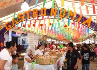Vive la Noche de Muertos en los tianguis artesanales de Pátzcuaro y Capula